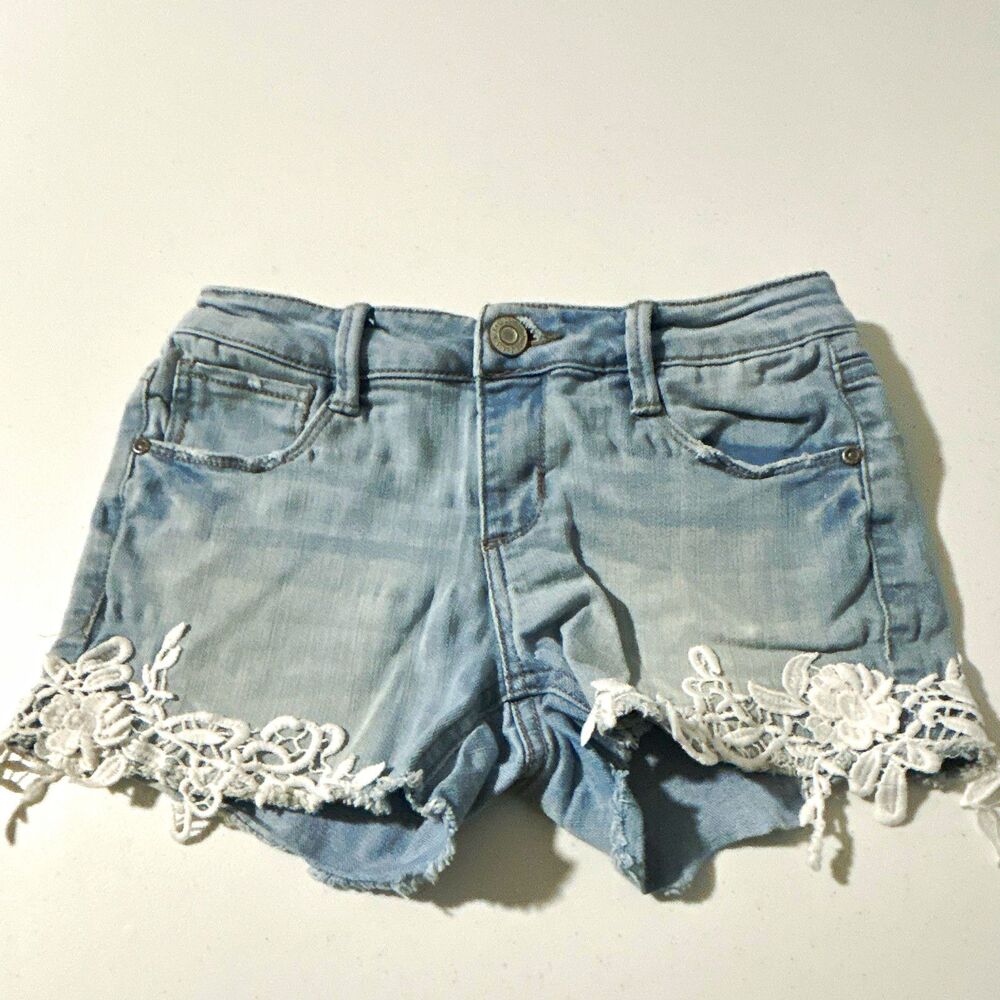 Mudd Girls Light Wash Blue Denim Cut-Off Shorts: Size 12 Stretch Lace Pockets